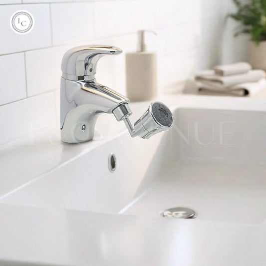 Mousseur lavabo orientable coudé AeraBoost Bath installé sur robinet salle de bain